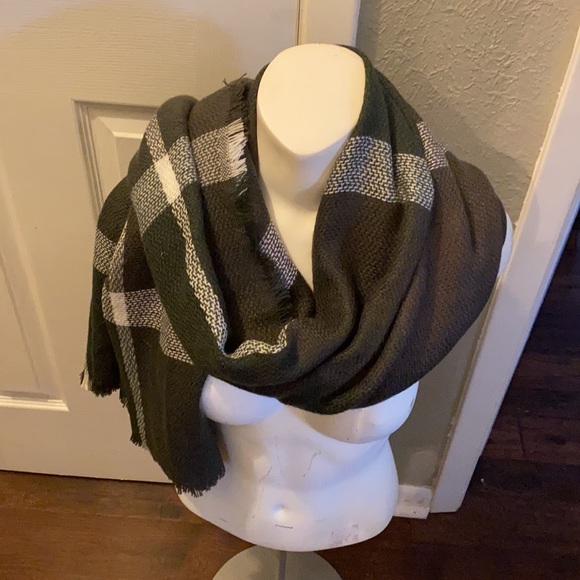 Scarf - Picture 3 of 4